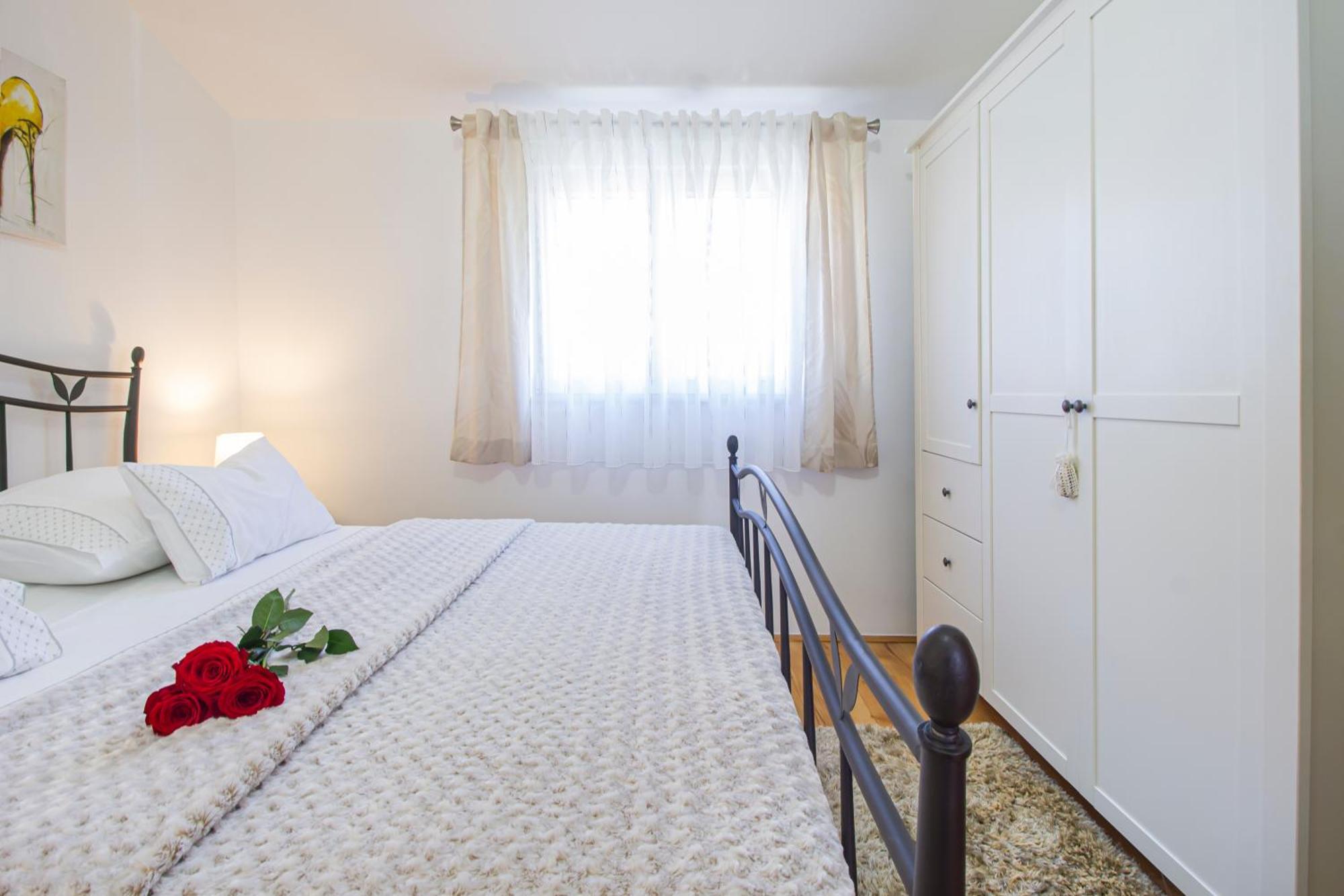 Apartment Anita With Amazing Sea View Makarska Eksteriør billede
